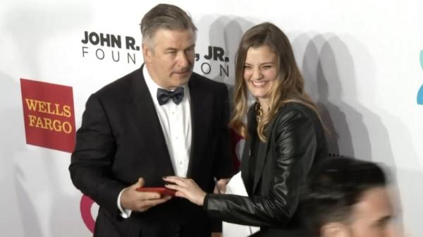 Alec Baldwin se întoarce pe platourile de filmare după tragedia de la filmările pentru ''Rust". Actorul va folosi din nou un pistol