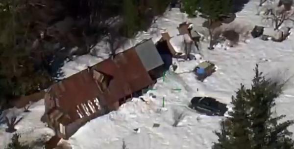 Doi americani au rămas blocaţi într-o cabană două luni. O furtună de zăpadă i-a ţinut departe de civilizaţie | VIDEO