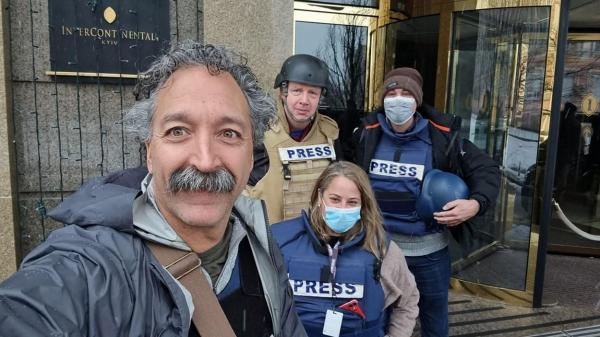 Un cameraman de la Fox News, ucis în maşină, lângă Kiev. Jurnalistul Fox News, Benjamin Hall, grav rănit