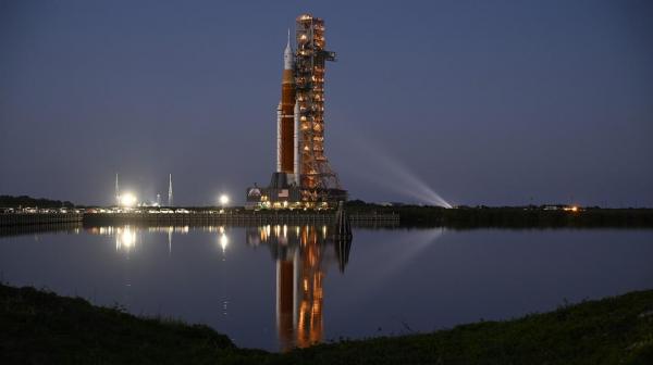 Racheta Space Launch System (SLS)