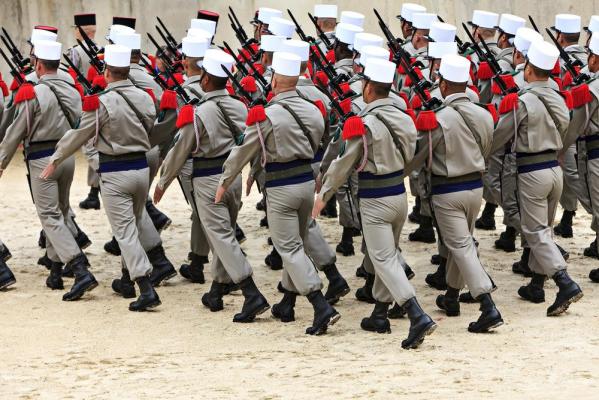 Franța le permite ucrainenilor din Legiunea Străină să plece în țările vecine Ucrainei