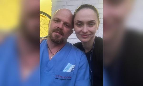 Cei doi medici sunt soţi şi au reuşit să salveze vieţile mai multor copii în ultimele săptămâni