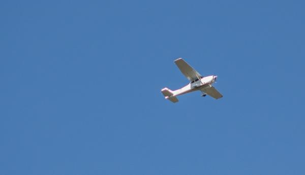 avion de mici dimensiuni