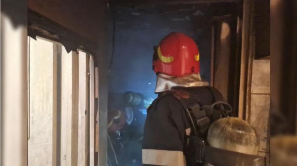 Explozie urmată de incendiu la o fabrică de amidon din Medgidia. 10 echipaje de intervenţie, la faţa locului