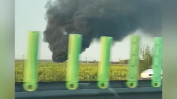 incendiu la un centru de dezmembrări din Sărulești