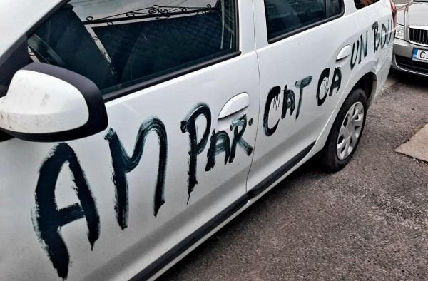 Surpriză neplăcută pentru un șofer din Cluj, după o parcare neinspirată