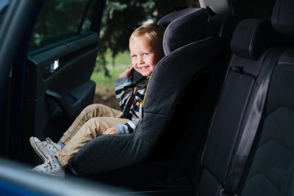 Copilul a rămas în maşină, spre disperarea mamei