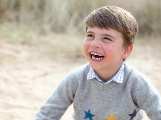 Prinţul Louis, mezinul ducilor de Cambridge, împlineşte 4 ani. Fotografiile făcute de ducesa Kate
