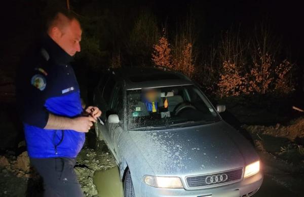 Cum s-au rătăcit doi turişti, în Bacău: ce au păţit după ce au urmat indicaţiile Google Maps. Jandarmii, nevoiţi să intervină