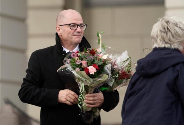 Ministrul norvegian al Apărării și-a dat demisia pentru că ar fi avut o relaţie amoroasă cu o femeie mult mai tânără