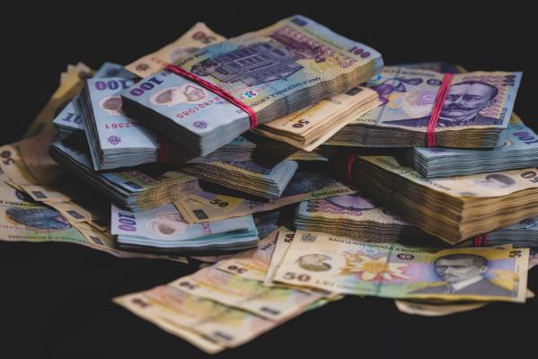Rata anuală a inflaţiei se apropie de 14%
