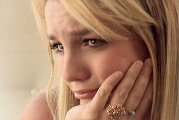 Britney Spears a suferit un avort spontan la o lună după ce a anunţat că este însărcinată
