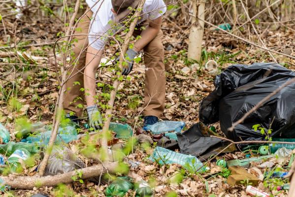 (P) Peste 500 de voluntari s-au alăturat campaniei O Românie Curată Începe de Acasă. 3.000 de kg de deșeuri colectate în 5 orașe din România, dintre care 1.000 de kg reciclate