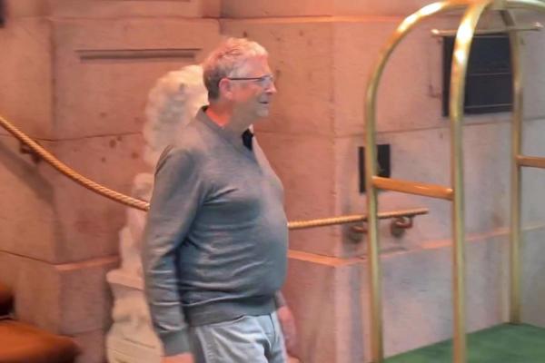 Bill Gates deschide un hotel de lux, la Vatican