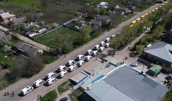 Ruşii scapă de cadavrele civililor din Mariupol transportându-le în camioane cu inscripţia ''ajutor umanitar'' - oficial ucrainean