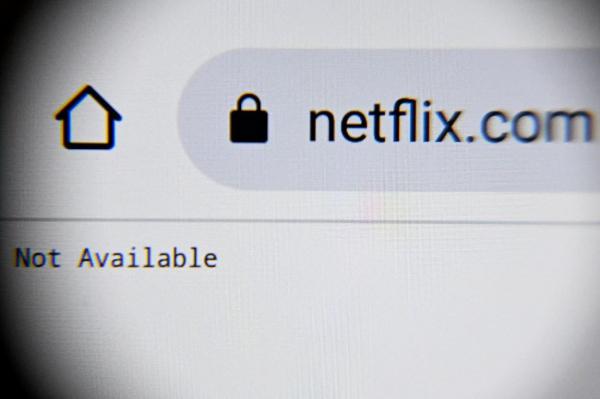 Ruşii, lăsaţi fără Netflix din cauza invaziei Ucrainei