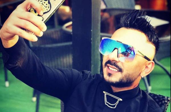 Cântăreț de manele, prins drogat la volan în Timișoara