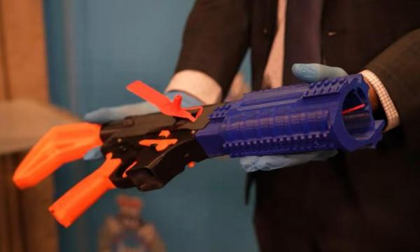 Materialele folosite pentru printarea acestei arme costă în jur de 130 de lei.