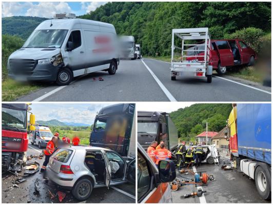 Accident între două camioane, un microbuz, o camionetă și o mașină, în judeţul Cluj. Pompierii au găsit o femeie decedată