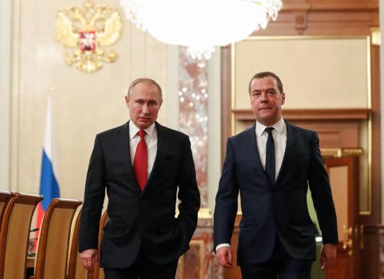 Medvedev şi Vladimir Putin