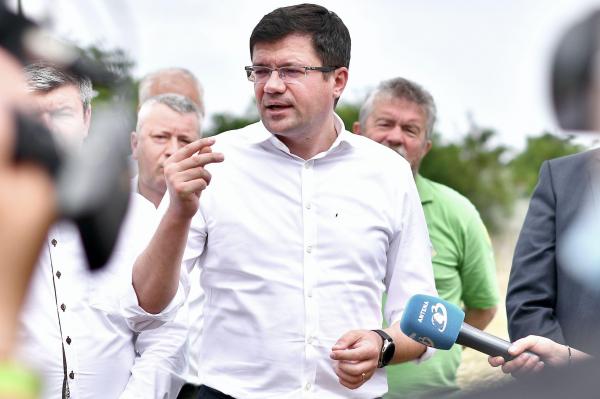 Fostul ministru al Mediului, Costel Alexe, trimis în judecată pentru luare de mită