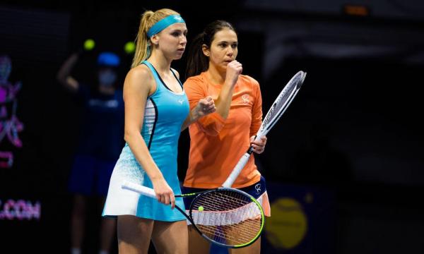 Raluca Olaru şi Nadia Kicenok