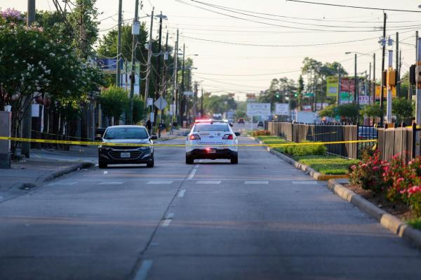 Un bărbat a împuşcat mortal două femei, în parcarea unei biserici din Iowa. Înainte să fie prins, atacatorul s-a sinucis