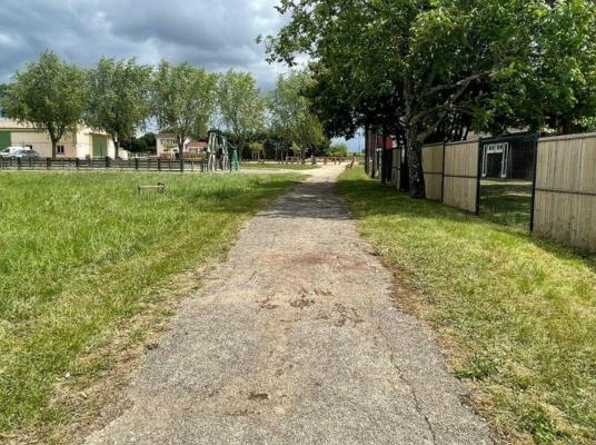 O adolescentă de 13 ani, găsită moartă pe un drum public, în spatele școlii unui sat. Tânăra din Franța fusese înjunghiată