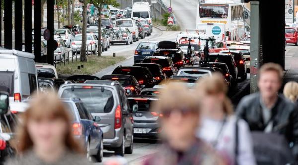 De ce este motorina mai scumpă decât benzina