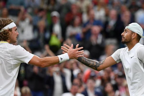 Războiul dintre Kyrgios şi Tsitsipas continuă