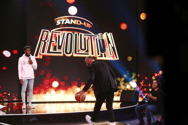 Stand-Up Revolution, duminică, de la 21:00. Reacția lui Teo după ce a pierdut un concurent redutabil în fața lui Vio