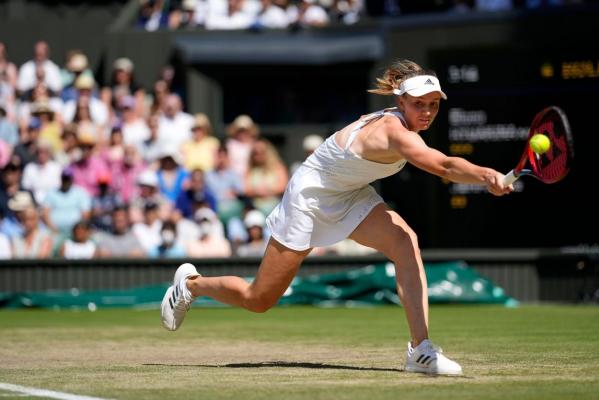 Elena Rîbakina, noua campioană de la Wimbledon. Sportiva din Kazahstan a trecut de Halep în semifinale