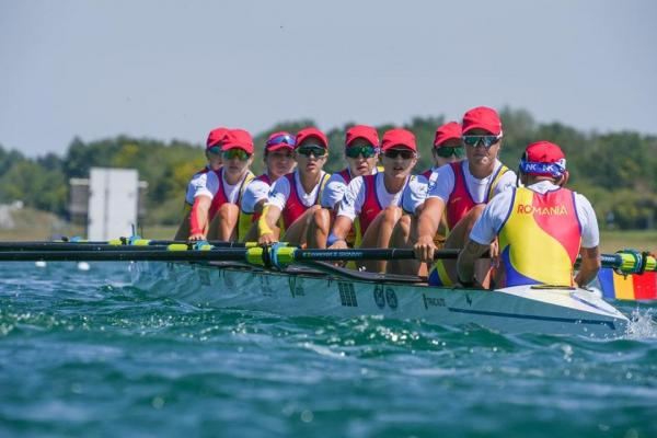 echipajul feminin de 8+1 al României