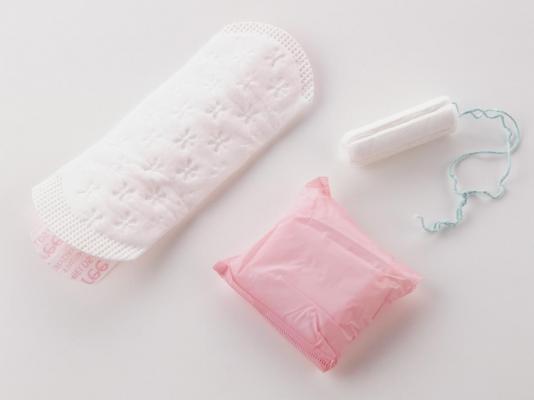 Ţara din Europa care asigură de luni dreptul femeilor la produse menstruale gratuite. Politicienii au numit legea "un far de speranță"