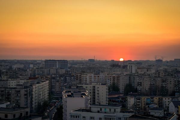 asfințit în București