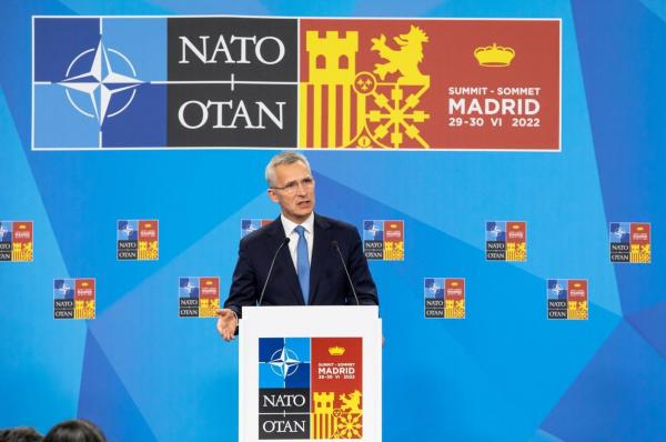 "Dacă îi permitem Rusiei să îşi îndeplinească obiectivele, ţările vecine pot fi următoarele ţinte", avertizează şeful NATO