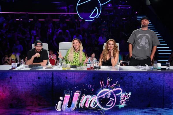 iUmor. Iulia Vântur se alătură juriului, vineri, de la 20:30, la Antena 1
