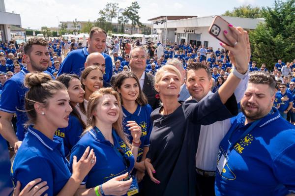 Secretarul general al TNL, demis din funcție după petrecerea cu lozinci anti-PSD de la Școala de vară - surse