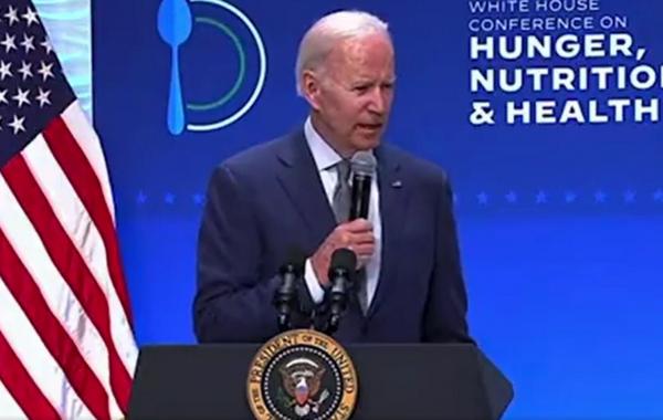 "Jackie, ești aici? Unde e?" Joe Biden, dezorientat în timpul unui discurs. I s-a adresat unei parlamentare decedate