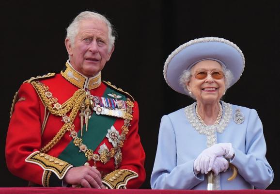 Regele Charles și Regina Elisabeta a II-a