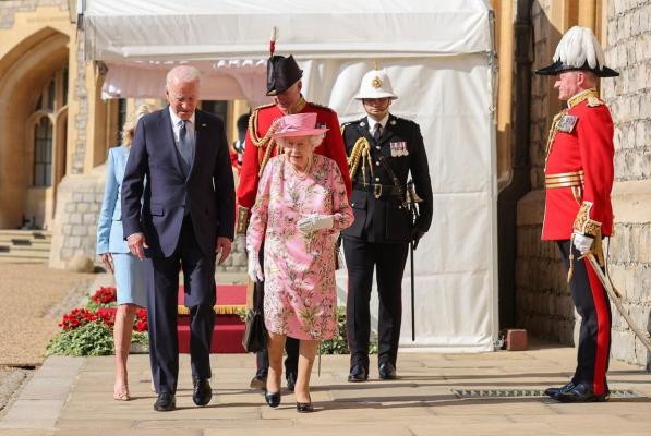 Joe Biden anunţă că va merge la funeraliile Reginei Elizabeth a II-a