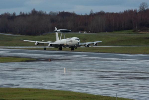 NATO trimite la București avioane de recunoaştere din Germania, pentru a fi mai aproape de frontul din Ucraina