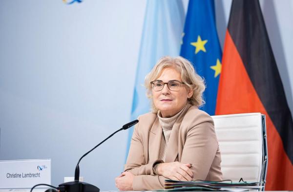 Ministrul german al Apărării, Christine Lambrecht, a demisionat. “Ministra gafelor” a fost criticată după un mesaj "de prost gust" legat de război