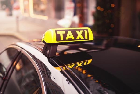 "Am numai 16 lei, mă duceţi cu copilul la Urgenţe?" Cum a reacţionat un taximetrist după mesajul disperat al unei mămici