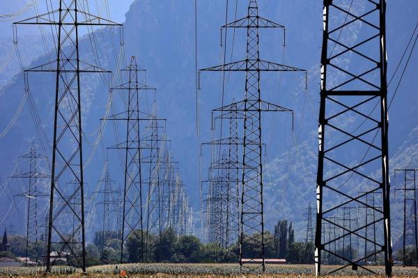 Planurile UE pentru reformarea pieței energiei: o pondere mai mare a surselor regenerabile și taxarea profiturilor excepționale
