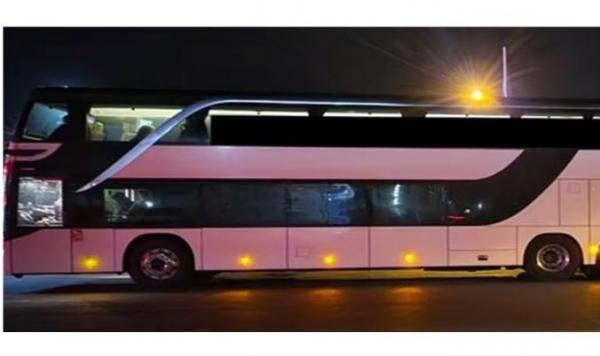 42 de români, lăsaţi să aştepte într-un autocar pe marginea unei autostrăzi din Germania. Poliţia i-a obligat pe şoferi să se culce