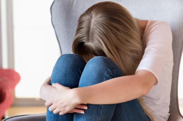 Unei adolescente de 14 ani cu probleme mintale i s-a refuzat avortul, după ce a fost violată de propriul unchi. Revoltă în Polonia