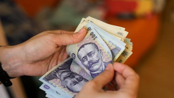 Poștașii aduc pensiile mai devreme în ianuarie. Banii ajung la pensionari începând de joi dimineață