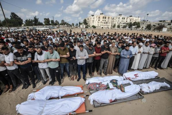 Asediul total asupra Fâşiei Gaza, anunţat luni de ministrul israelian al Apărării, contravine dreptului internaţional umanitar,