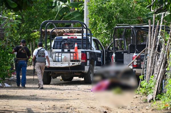 Cel puţin 13 poliţişti au fost ucişi, după ce mai mulţi bărbaţi înarmaţi s-au năpustit asupra lor. Conflict sângeros în Mexic